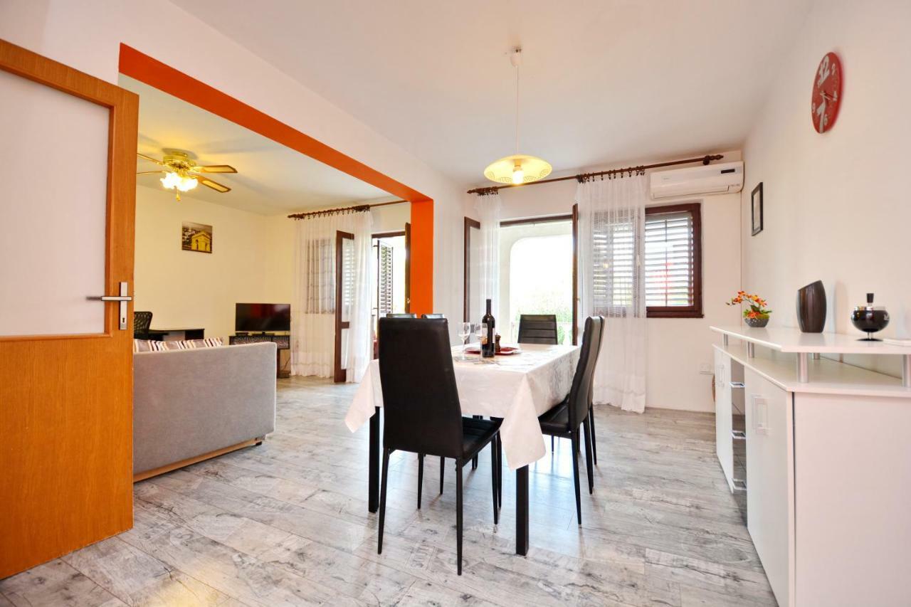Apartment ซาดาร์ ภายนอก รูปภาพ